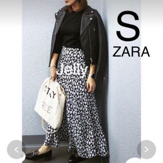 ザラ(ZARA)の【タグ付き新品】ザラ フラワー 花柄 プリント フレア スカート(ロングスカート)