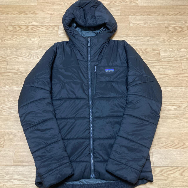 patagonia(パタゴニア)のパタゴニア ハイパーパフ フーディ　Sサイズ　ブラック　ダスパーカ メンズのジャケット/アウター(ダウンジャケット)の商品写真