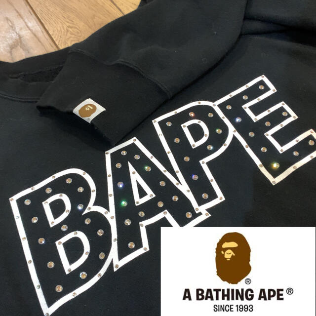 A BATHING APE(アベイシングエイプ)のア ベイシング エイプ  ◼️希少品◼️スワロフスキー  ロゴ　スウェット メンズのトップス(スウェット)の商品写真