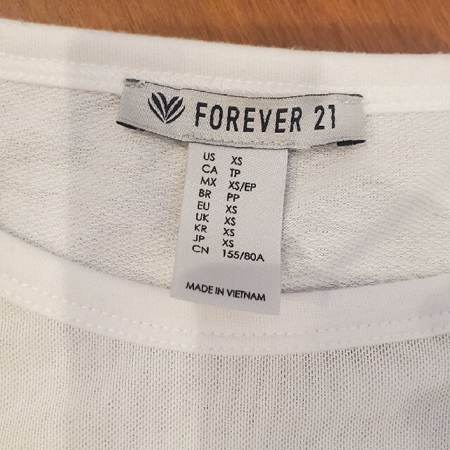 FOREVER 21(フォーエバートゥエンティーワン)のフォーエバー21 トップス レディースのトップス(Tシャツ(長袖/七分))の商品写真