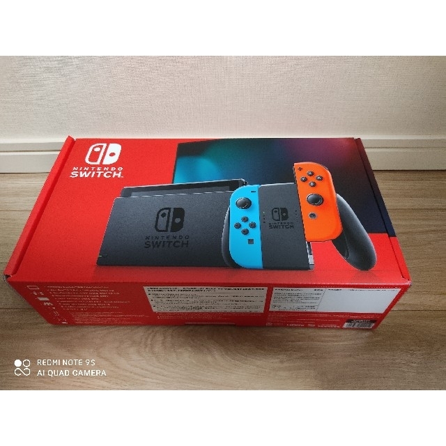 ニンテンドースイッチ　本体　ネオンレッド　ネオンブルー　switch