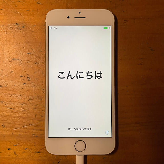 iPhone(アイフォーン)の☆週末セール☆iPhone6 64GB  ゴールド au おまけ付き スマホ/家電/カメラのスマートフォン/携帯電話(スマートフォン本体)の商品写真