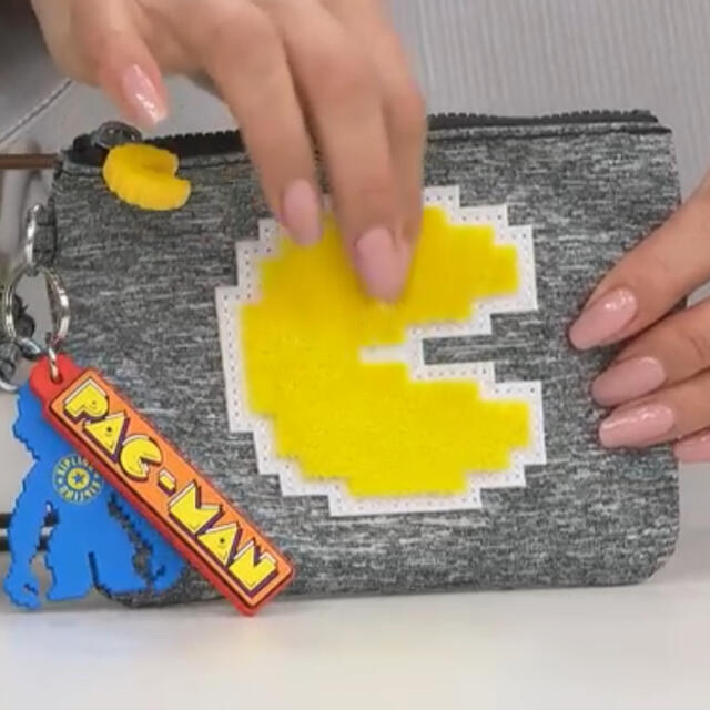 kipling(キプリング)のキプリング PAC-MAN デュオポーチ ポーチ2個セット QVC パックマン レディースのファッション小物(ポーチ)の商品写真