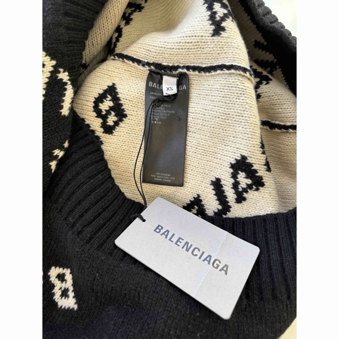 Balenciaga(バレンシアガ)の【新品】BALENCIAGA オールオーバーロゴセーター　バレンシアガ レディースのトップス(ニット/セーター)の商品写真