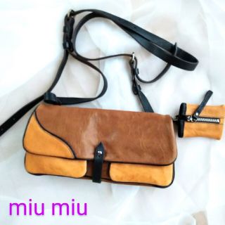 ミュウミュウ(miumiu)のmiu miu　　ミニショルダーバッグ(ショルダーバッグ)