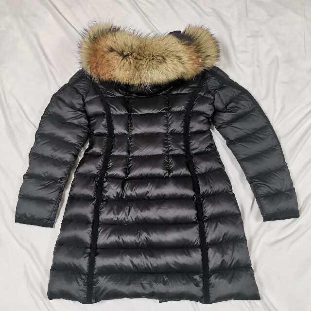 MONCLER(モンクレール)のモンクレール エルミファー HERMIFUR ブラック 黒 サイズ2 ダウン レディースのジャケット/アウター(ダウンコート)の商品写真