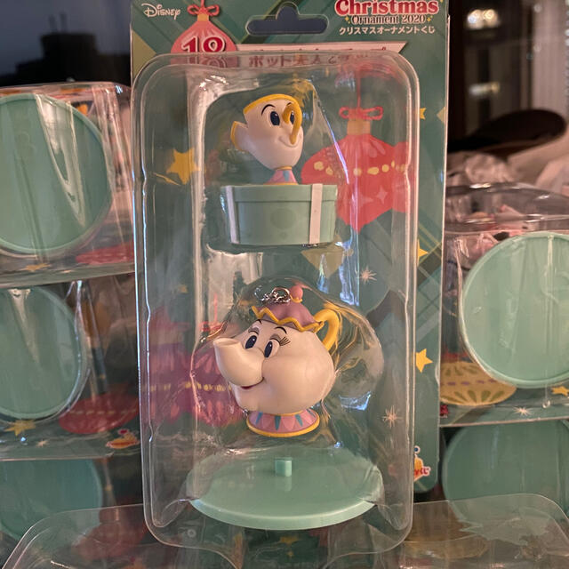 Disney(ディズニー)のファミリーマート 限定 クリスマス オーナメント くじ ポツト夫人とチツプ エンタメ/ホビーのおもちゃ/ぬいぐるみ(キャラクターグッズ)の商品写真