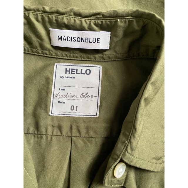 MADISONBLUE(マディソンブルー)のしい様専用　マディソンブルー  マダムシャツ　カーキ レディースのトップス(シャツ/ブラウス(長袖/七分))の商品写真