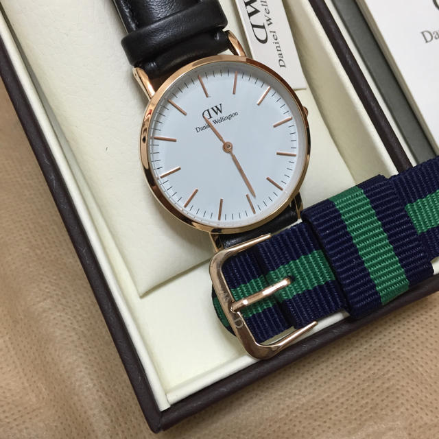 Daniel Wellington(ダニエルウェリントン)のDW 36㎜ 交換ベルト付♪ レディースのファッション小物(腕時計)の商品写真