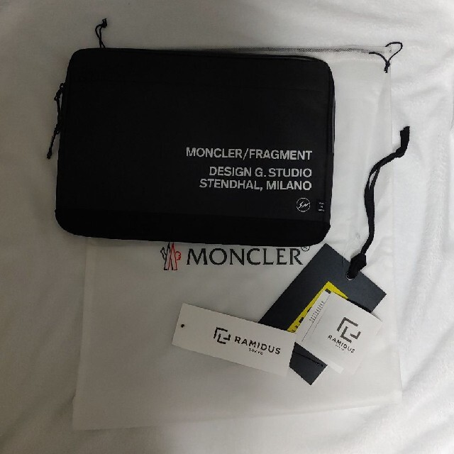 モンクレール MONCLER ラップトップケース クラッチバッグ