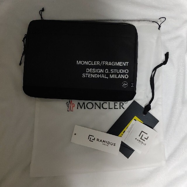 モンクレールモンクレール MONCLER ラップトップケース クラッチバッグ