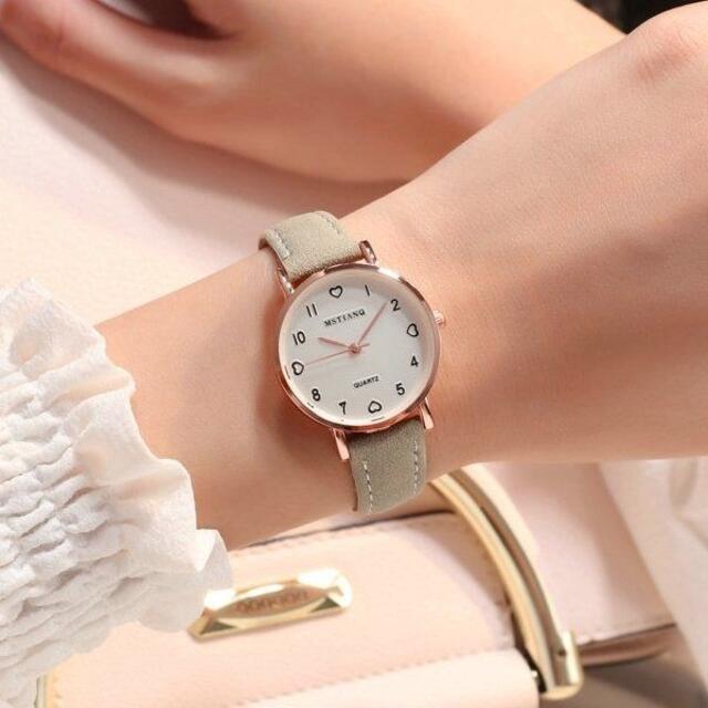 シンプル可愛い小さめレディス腕時計 スウェード風ベルト 5色 プチプラの通販 By Tama S Shop ラクマ