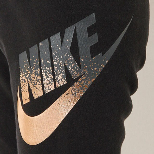 NIKE(ナイキ)の値下げNIKE スウェットタイトパンツ  レディースのパンツ(スキニーパンツ)の商品写真