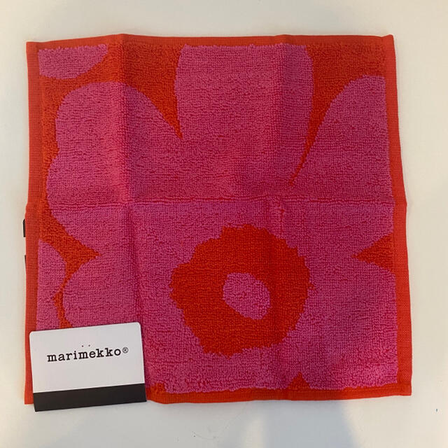 marimekko(マリメッコ)の【新品】マリメッコ　ハンカチ レディースのファッション小物(ハンカチ)の商品写真