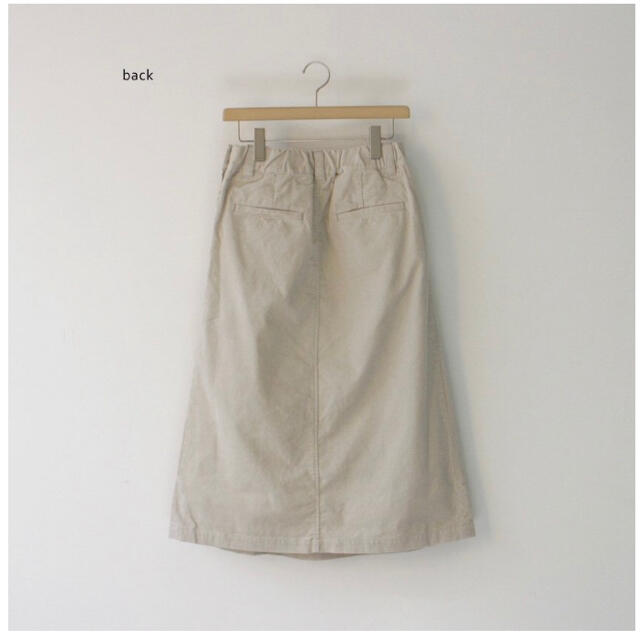 hirokoさま専用　【grin】14WコーデュロイタックIラインスカート レディースのスカート(ひざ丈スカート)の商品写真
