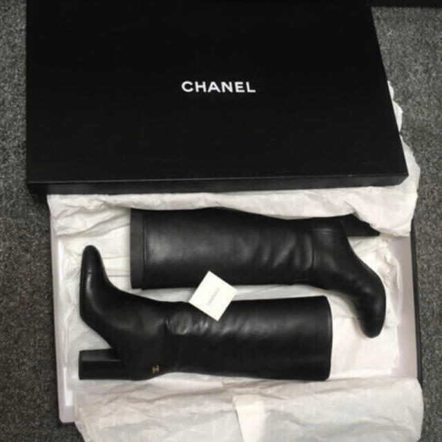 お1人様1点限り】 CHANEL - シャネルCHANEL 黒ロングブーツ マトラッセ