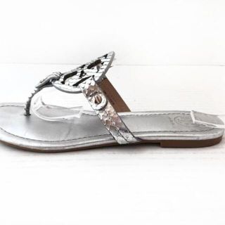 Tory Burch(サンダル ・ シルバー/銀色系)のフリマアイテム一覧 Tory Burch(サンダル ・ シルバー/銀色系)のフリマアイテム一覧