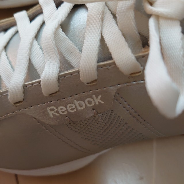 Reebok(リーボック)の☆新品同様☆リーボックスニーカー＆フォリフォリ腕時計 レディースの靴/シューズ(スニーカー)の商品写真