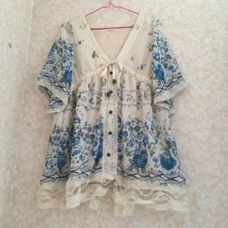 アクシーズファム(axes femme)のaxes femme☆薔薇柄チュニック(チュニック)