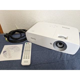 BenQ フルHDプロジェクター　HT1070(プロジェクター)
