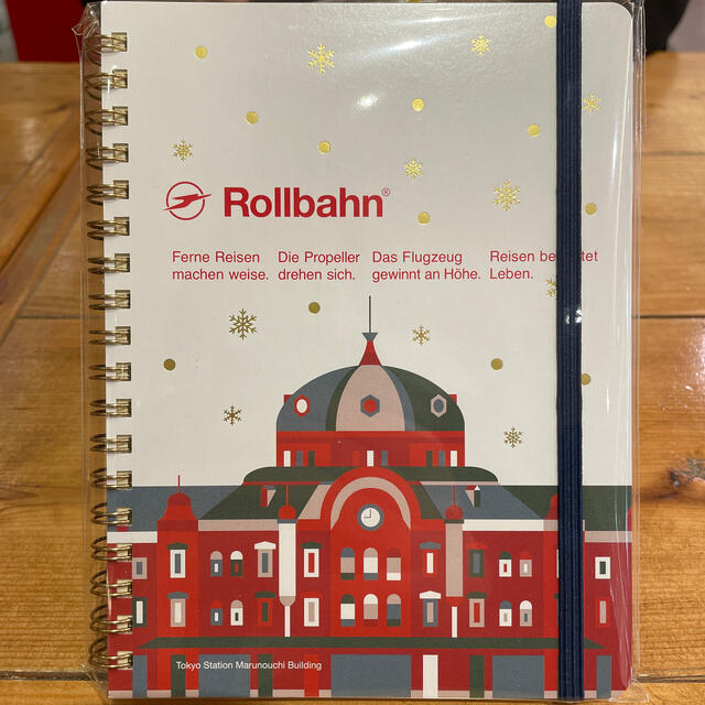 【東京駅限定】Rollbahn ポケット付きメモL (スノー・ゴールド) インテリア/住まい/日用品の文房具(ノート/メモ帳/ふせん)の商品写真