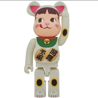 メディコムトイ(MEDICOM TOY)のBE@RBRICK 招き猫 ペコちゃん 蓄光 1000％(キャラクターグッズ)