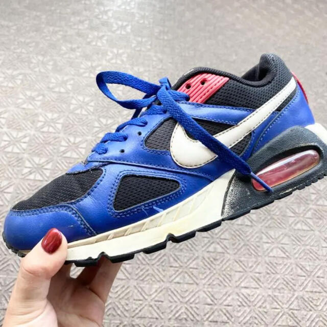 NIKE(ナイキ)のNIKE AIR MAX IVO WMNS レディースの靴/シューズ(スニーカー)の商品写真