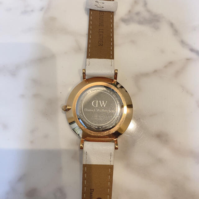 Daniel Wellington(ダニエルウェリントン)のダニエルウェリントン時計レディース白 レディースのファッション小物(腕時計)の商品写真