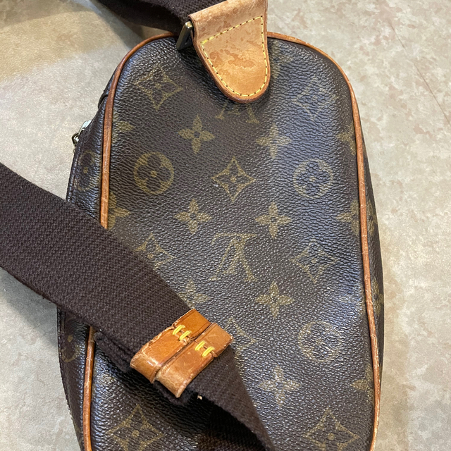 ルイヴィトン　ウエストバッグ　VUITTON ポーチ 3