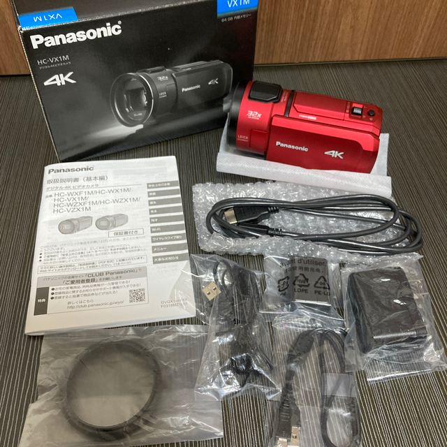 Panasonic(パナソニック)の★値下げ★【美品】Panasonic デジタル4Kカメラ HC-VX1M/Red スマホ/家電/カメラのカメラ(ビデオカメラ)の商品写真