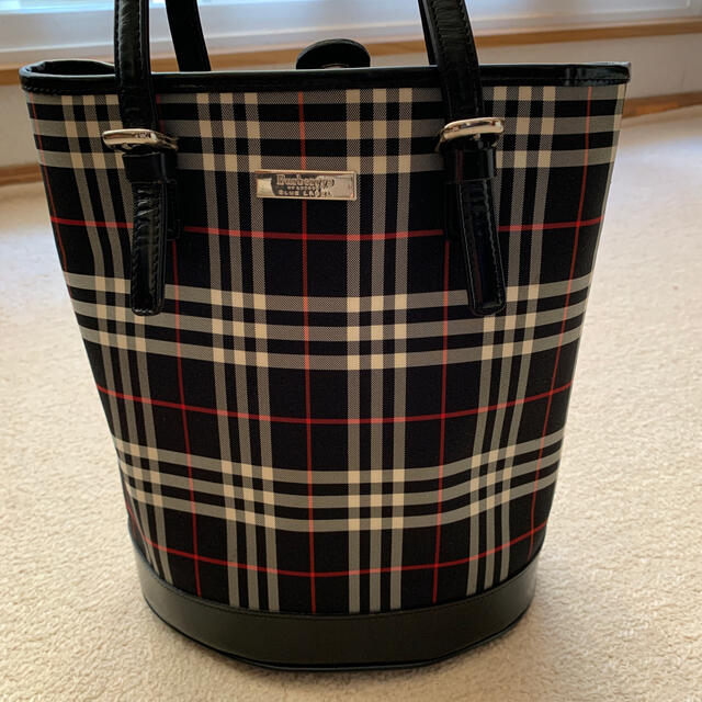 BURBERRY BLUE LABEL(バーバリーブルーレーベル)のバーバリーブルーレーベル　バケツ型バック レディースのバッグ(トートバッグ)の商品写真