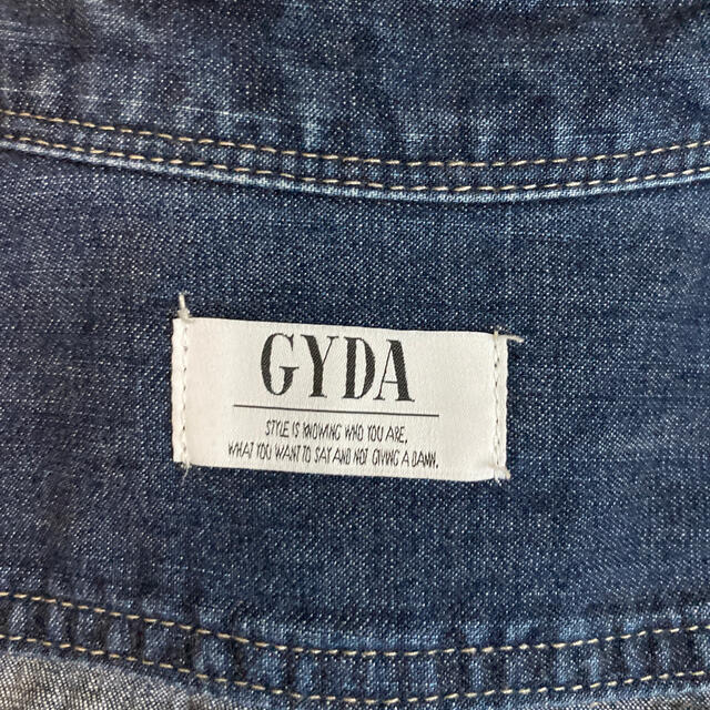 GYDA(ジェイダ)のデニムシャツ　GYDA レディースのトップス(シャツ/ブラウス(長袖/七分))の商品写真