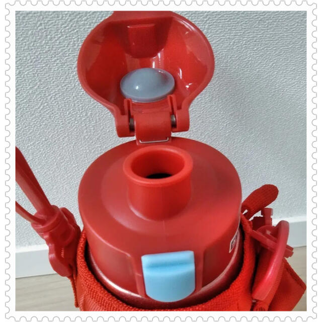 新品／水筒　フォルテック　ワンタッチ栓　ダイレクトボトル　0.6L(レッド） キッズ/ベビー/マタニティの授乳/お食事用品(水筒)の商品写真