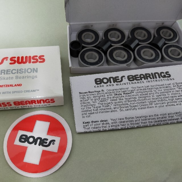 【値下げ中】BONES SWISS ボーンズスイス スケートボード ベアリング スポーツ/アウトドアのスポーツ/アウトドア その他(スケートボード)の商品写真