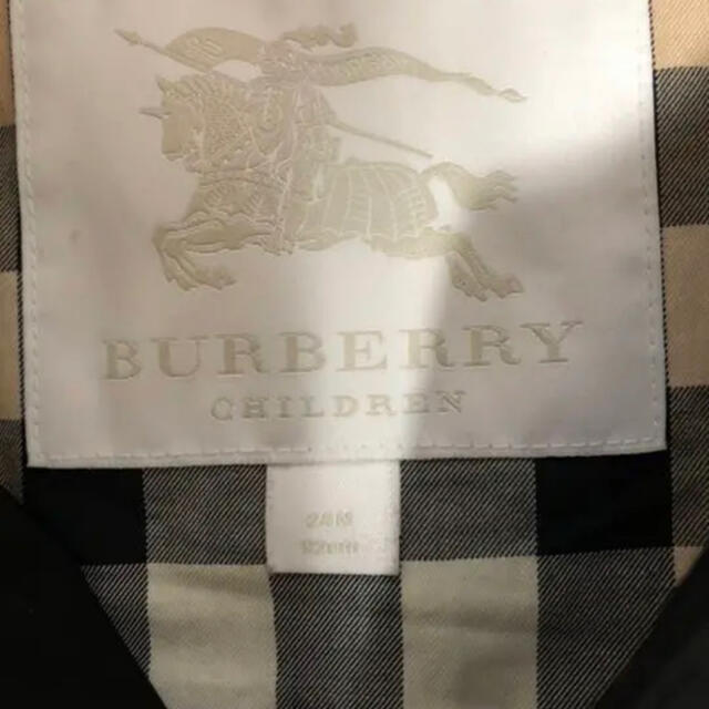 BURBERRY(バーバリー)のSALE！バーバリーキッズ　トレンチコート キッズ/ベビー/マタニティのキッズ服男の子用(90cm~)(コート)の商品写真