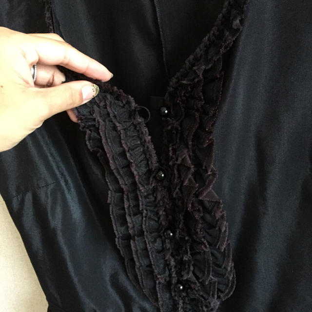 ANAYI(アナイ)のアナイ♡黒色のミニフリルシャツ レディースのトップス(シャツ/ブラウス(半袖/袖なし))の商品写真