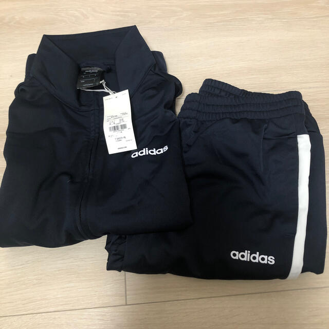 adidas(アディダス)の新品★アディダス　ジャージセット　レディースM スポーツ/アウトドアのランニング(ウェア)の商品写真