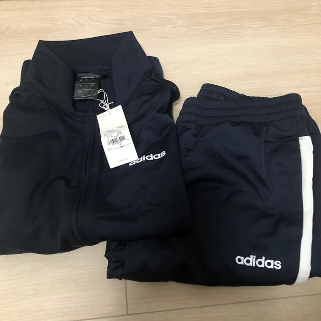 adidas(アディダス)の新品★アディダス　ジャージセット　レディースM スポーツ/アウトドアのランニング(ウェア)の商品写真