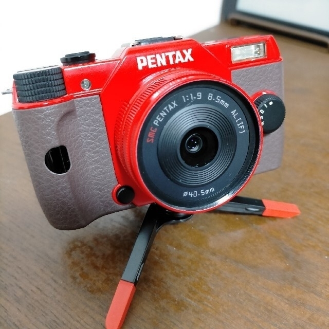 RICOH(リコー)のPENTAX Q7 ズームレンズキット +レンズ3本 +純正備品 スマホ/家電/カメラのカメラ(ミラーレス一眼)の商品写真