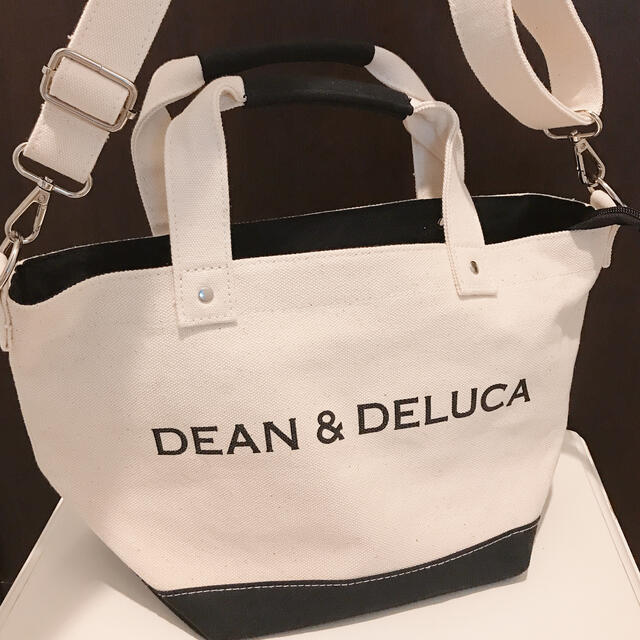 DEAN & DELUCA(ディーンアンドデルーカ)の新品未使用 ＊ DEAN&DELUCA ２WAYトートバッグ  レディースのバッグ(ショルダーバッグ)の商品写真