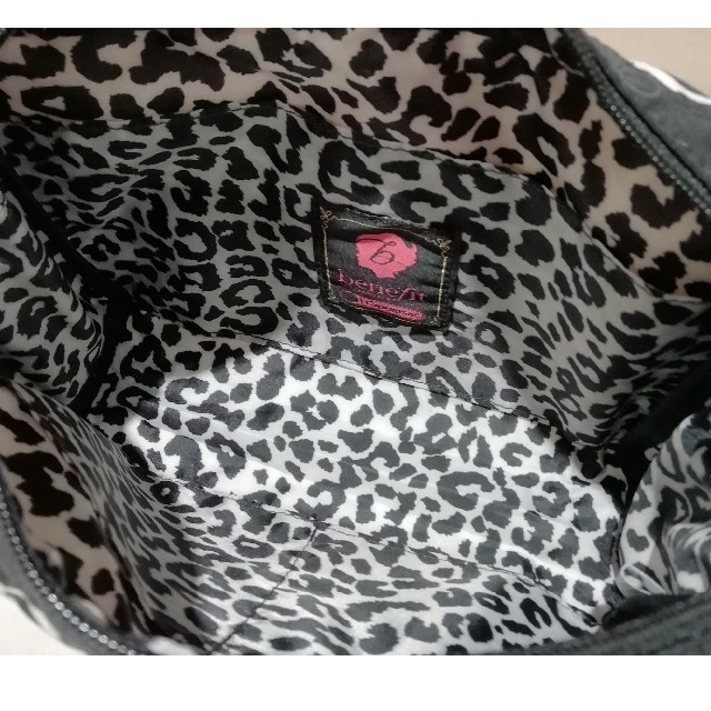 LeSportsac(レスポートサック)のレスポ✖ベネフィットコラボ【LEPOUT COSMETIC】ポーチ レディースのファッション小物(ポーチ)の商品写真