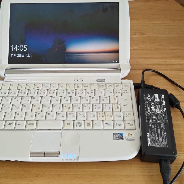 富士通(フジツウ)の[中古]ネットブック型ノートパソコン 富士通 LIFEBOOK MH380/1A スマホ/家電/カメラのPC/タブレット(ノートPC)の商品写真