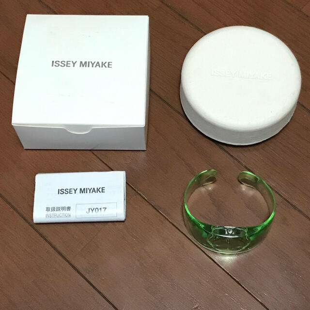 ISSEY MIYAKE(イッセイミヤケ)の【電池交換済】ISSEY MIYAKE イッセイミヤケ　腕時計　Ｏ(オー) レディースのアクセサリー(ブレスレット/バングル)の商品写真