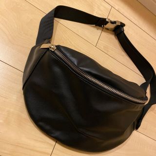 アズールバイマウジー(AZUL by moussy)のボディーバック　AZULBY MOUSSY(ボディバッグ/ウエストポーチ)