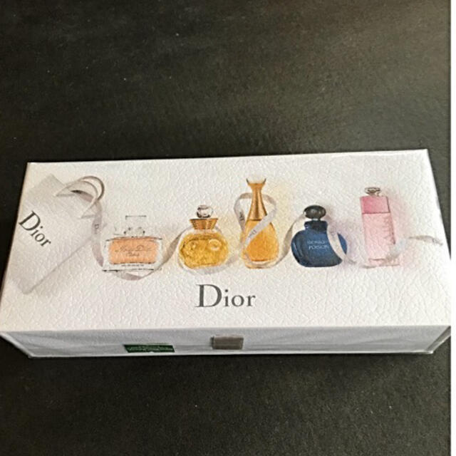 Christian Dior(クリスチャンディオール)の新品未開封　Dior ミニ香水セット コスメ/美容の香水(香水(女性用))の商品写真