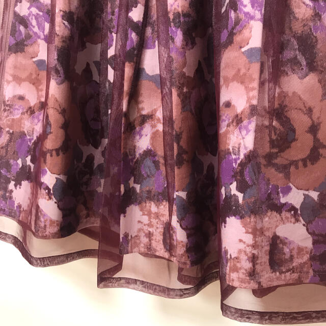 BE RADIANCE(ビーラディエンス)の【🥀お値下げ🥀】ビーラディエンスの花柄スカート レディースのスカート(ひざ丈スカート)の商品写真