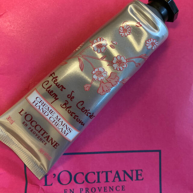 L'OCCITANE(ロクシタン)の【新品未使用】ロクシタン　チェリーブロッサムハンドクリーム コスメ/美容のボディケア(ハンドクリーム)の商品写真