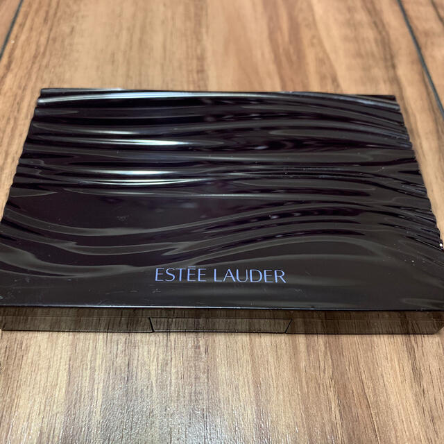 Estee Lauder(エスティローダー)のエスティーローダー　パウダーファンデ コスメ/美容のベースメイク/化粧品(ファンデーション)の商品写真