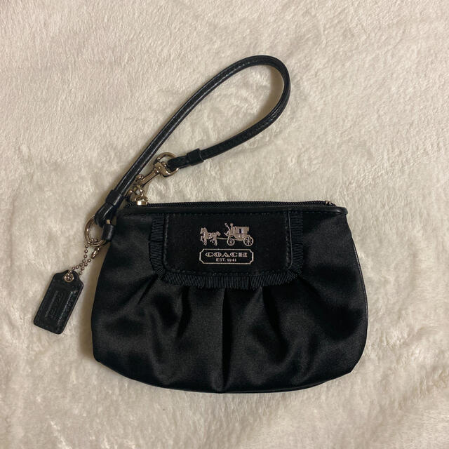 COACH(コーチ)の新年セール　新品　COACH ポーチ　小物入れ レディースのファッション小物(ポーチ)の商品写真