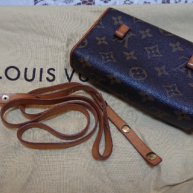 LOUIS VUITTON(ルイヴィトン)のルイヴィトン モノグラム  ウェストポーチ レディースのバッグ(ボディバッグ/ウエストポーチ)の商品写真